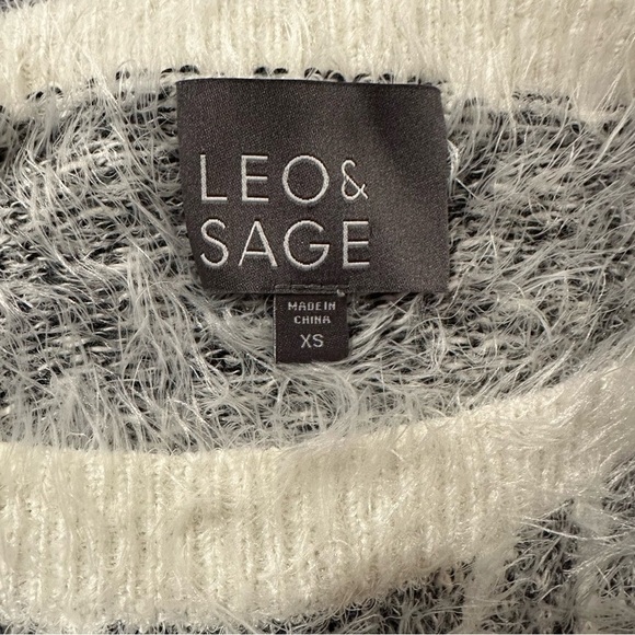 Leo & Sage Crewneck Fuzzy Sweater Super Soft Gray Cream Boatneck Womens XS - Picture 6 of 6